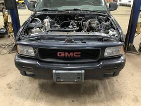 104-01498b Grille Gmc Composite Headlamps Painted Fits 94-97 S10/s15/sonoma 324438