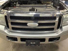104-01863b Grille Chrome Surround Platinum Inner Accent Fits 05 Excursion 322204