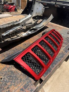 104-01926c Grille Srt8 Upper Fits 06-07 Grand Cherokee