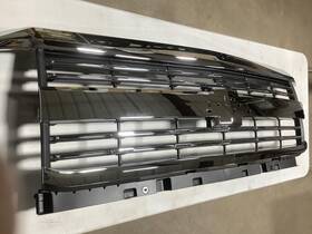 104-02622 Grille With Chrome Opt V22 Fits 15-19 Silverado 2500 Pickup