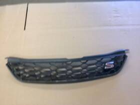 104-50662 Grille Canada Market Upper Base Fits 09-14 Matrix 233785