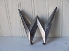 679259 Willys 1950s W Emblem