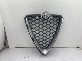 156108638 Alfa Romeo 2017 2018 2019 2020 2021 2022 2023 Romeon Stelvia Guilia Front Grille Oem