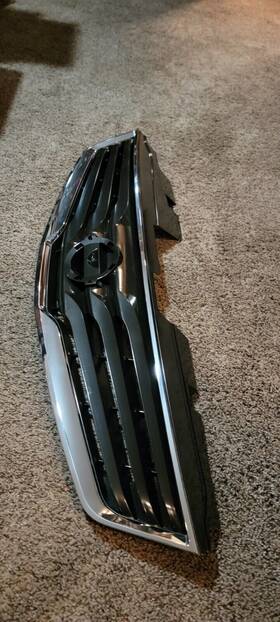 Am-502454499 Am Autoparts Front Grille Chrome And Dark Silver For 2010-2012 Nissan Sentra Ni1200237