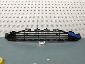 89a8076839b9 Audi 2022 2023 2024 Q4 E-tron Front Bumper Center Lower Grille Oem