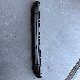 8u0807683c Audi 2016 - 2018 Q3 Front Bumper Lower Grille Oem