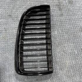 Boc6502-07-00629912p Blic 8 For Bmw 3 Series 330xi 2006-2013 Front Right O/s Radiator Grille Chrome / Black