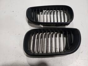 104-59075br Bmw Left And Right Upper Grilles - 2003 325xi E46 Sedan 02-05 Oem