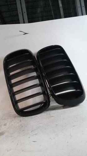 104-60050b Bmw Grille Bumper Mounted Middle Tab Design Fits 14-18 X5 443560