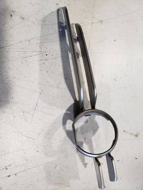 104.bm2k04 Bmw Right Front Lower Fog Light Trim - E46 3 Series Oem