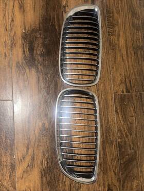 1514200109 Bmw Oem Crome Grill E93 2009