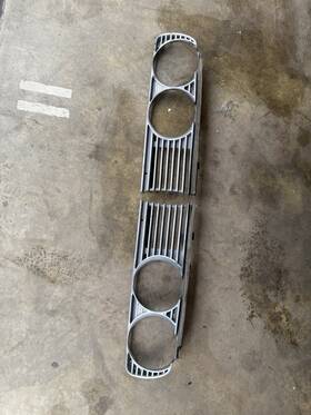 1925886 Bmw 1984-1993 E30 3-series Factory Front Headlight Grille Trim Set Pair Lm83 1925886 Bmw 1984-1993 E30 3-series Factory Front Headlight Grille Trim Set Pair Lm83
