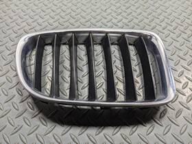 2993308 Bmw 2013 - 2015 X1 Oem Bumper Upper Grille Front Right Passenger Side
