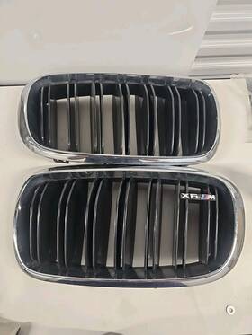 50700448l Bmw X6m Grille Oem Original Germany Left And Right. N9