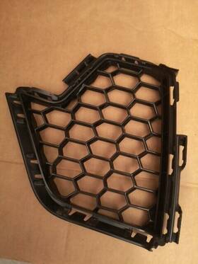 51-11-8-069-915 Bmw Genuine Outer Grille