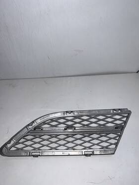 51117228953 Bmw 2009-2011 E90 Lci Front Right Side Bumper Grille Cover Trim Panel Oem