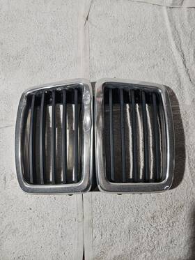 51131900007 Bmw Genuine Oem 7 Series E23 Sedan Front Radiator Kidney Grille Used