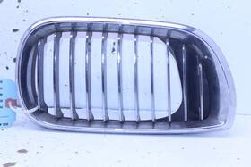51137072130-17407 Bmw 2004 330i Sedan Bumper Grille Right Passenger