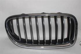 51137336478 Bmw Used Right Upper Grille Fits 2014 528i Bumper Mounted With Night Vis