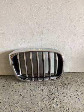 51137468670 Bmw X3 Front Right Bumper Hood Kidney Grille 2018 2019 2020 Used Oem
