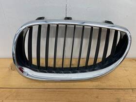 7027065 Bmw 04-07 E60 530i 525i 550i Front Left Chrome Kidney Grille Trim Oem
