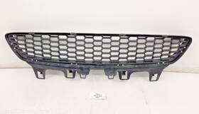 8054294 Bmw 15-20 Oem F80 F82 F83 M3 M4 Front Bumper Lower Grille Insert Black