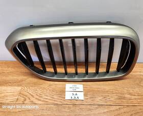 8070470 Bmw 18-20 Oem G30 M550 Front Right Passenger Upper Bumper Kidney Grill Note