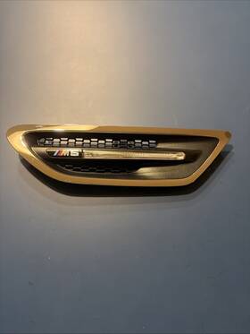 51.13-7903880 Bmw Factory Oem 2013-2016 F10 M5 Front Left Drivers Fender Grille Turn Signal 51.13-7903880 Bmw Factory Oem 2013-2016 F10 M5 Front Left Drivers Fender Grille Turn Signal