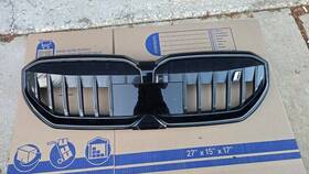 N1808467417 Bmw 2023 2024 2025 G60 I5 Oem Front Bumper Upper Black Grille Grill N1808467417 Bmw 2023 2024 2025 G60 I5 Oem Front Bumper Upper Black Grille Grill