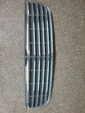 104-01688 Cadillac Grille Without Night Vision Opt Uv2 Emblem On Hood Fits 00-05 Deville 428884