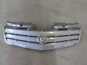 104-01823 Cadillac Gray Grille Small Tab Broke On Side Fits 04-05 Srx 340524