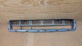 22739008 Cadillac 2013 2014 2015 2016 Srx Front Bumper Lower Grille Oem Inch Damaged
