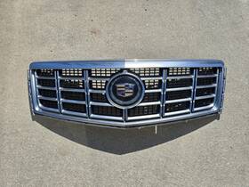22916702 Cadillac 2013 - 2015 Xts Front Upper Grill Assembly With Radar Cruise 22916702 Cadillac 2013 - 2015 Xts Front Upper Grill Assembly With Radar Cruise