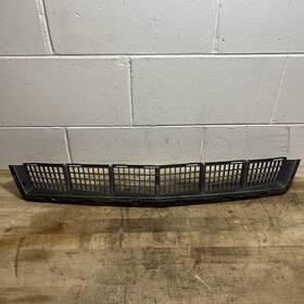 25786189 Cadillac 2008-2011 Sts Front Bumper Cover Lower Grille Oem