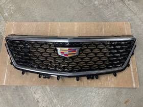 42861898 Cadillac 2024-2025 Xt4 Front Upper Radiator Grille Grill Emblem Camera Hole Oem