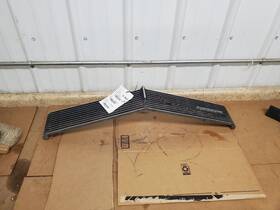 104-00311 Chevrolet Grille And Kingswood Estate Wagon Upper Fits 72 Pass. 292487
