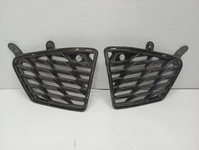 104.gm1x21 Chevrolet 2020-2024 C8 Corvette Left Right Pair Rear Bumper Grilles Oem 12531533