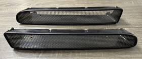 10424820 Chevrolet 2001-2004 C5 Corvette Z06 Front Bumper Grilles Fog Lamp Inserts Vents Lh Rh Pair