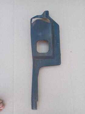 14008783 Chevrolet 1980-90 Chevy Caprice Grille Center Bracket Suport Header Panel