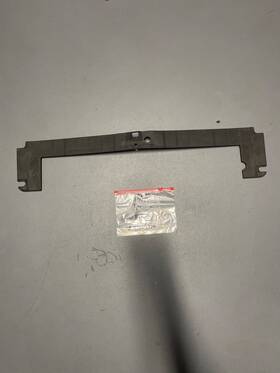 14083936 Chevrolet 86 - 90 Chevy Caprice Radiator Air Baffle Dam #14083936 Oem