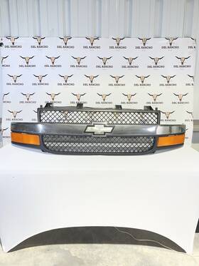 15850551 Chevrolet 2003-2020 Express Van Front Bumper Cover Grille Oem Used