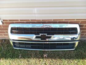 19407276 Chevrolet Genuine 2019-2026 Silverado Gm F Grille Euc