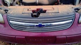 21992586 Chevrolet Grille Vin N 4th Digit Classic Fits 00-05 Chevy Malibu Oem