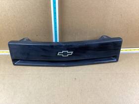 22539137 Chevrolet 1991-1992 Cavalier Front Bumper Grille Oem