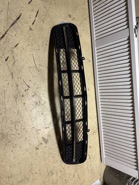 22790940 Chevrolet 2014 -2019 Corvette Stingray Z51 Grille Without Camera Oem Used