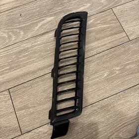 22799217 Chevrolet 14-19 Corvette C7 Rear Right Bumper Grill Grille Trim Oem