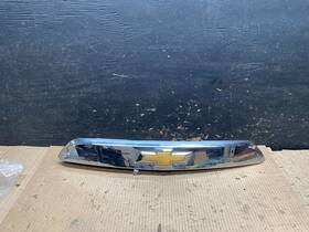 22802060 Chevrolet 2010-2015 Chevrvolet Equinox Rear Liftgate Garnish Chrome Trim With Camera W6122 Dg