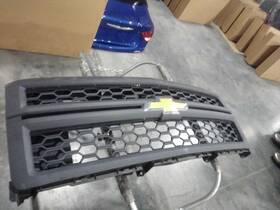 23173541 Chevrolet Used Front Grille Fits 2014 Silverado 1500 Pickup Black Surround Work