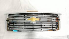 23320678 Chevrolet Grille For Suburban 1500 Oem Chrome Assy Scratches