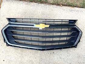 Chevrolet 23376136 2018 2019 2020 2021 Chevy Traverse Grille 84789859 Oem Good Conditio